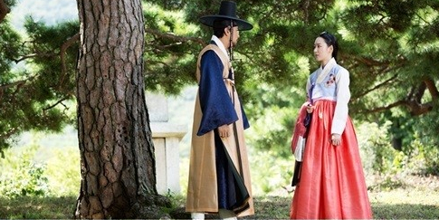 [EXO/백현세훈민석경수종인찬열] 두 개의 달이 뜨는 밤 (Two moons) 01 | 인스티즈