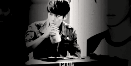 [EXO] 아 잠깐만;;; 나 머글인데 오늘 길가다가;;; 16(부제:치킨덕후 컴백 기념) | 인스티즈