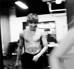 새벽에 보는 남아이돌 독방별 가장 섹시한 멤버는? | 인스티즈