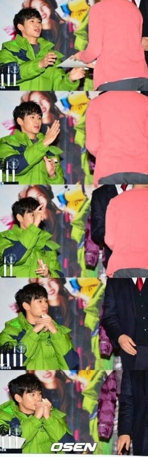 누가 김수현이랑 악수 좀 해주세요...jpg | 인스티즈