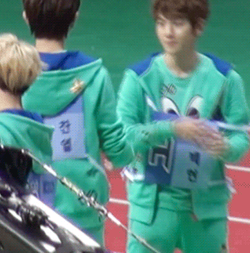 [EXO/찬백] 너구리? 너 좀 구림... (부제 : 토토토..폭) | 인스티즈