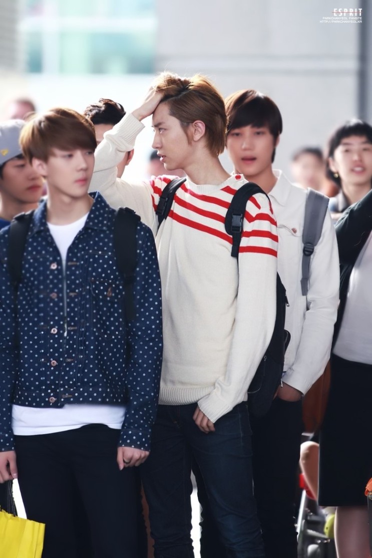 뿔테안경이 잘어울리는 남자아이돌.jpg | 인스티즈