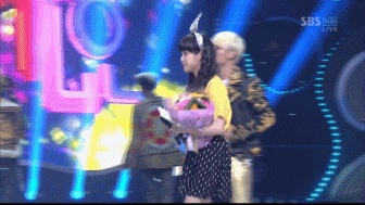 의외로 서로 친하게 지내는(+제발 친해져라 하는) YG와 SM .JPG GIF | 인스티즈