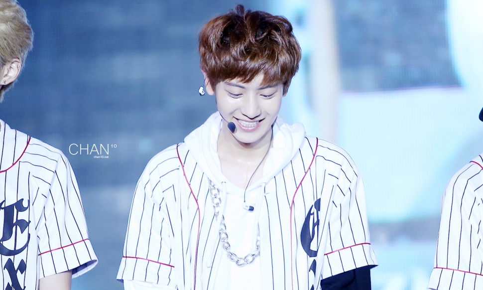 [찬열/징어] 나징 남자 관심 없는데 어장남이 자꾸 들이댐;; 01 | 인스티즈