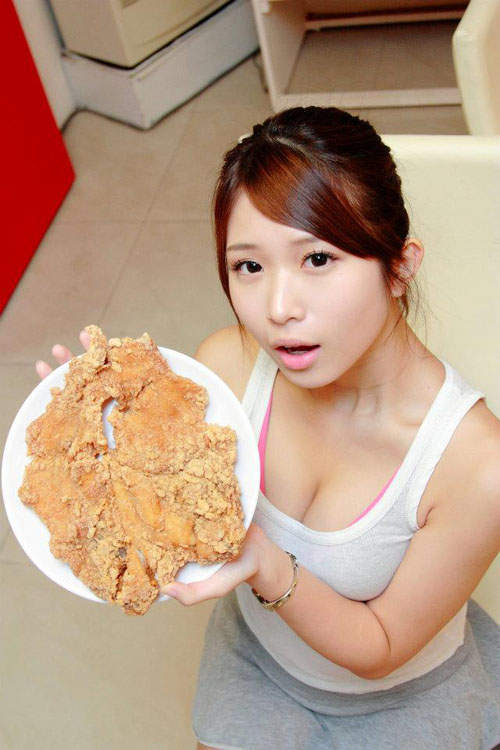 홍콩 치킨집 21살 알바녀.jpg | 인스티즈