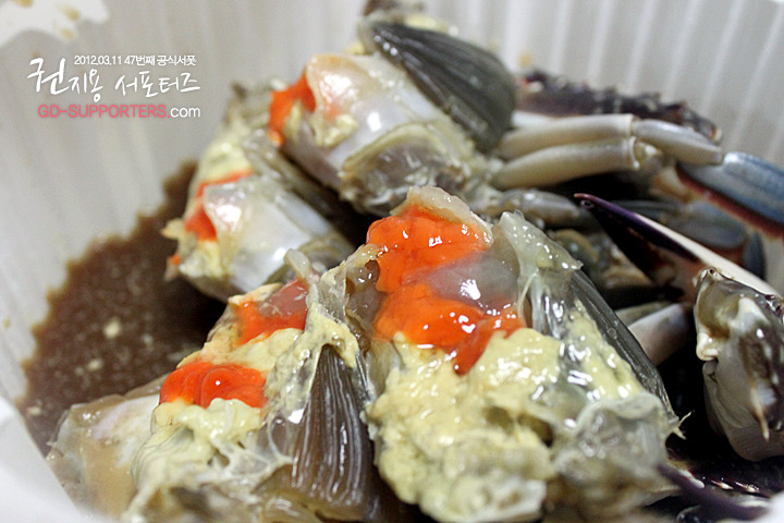 레알 멘탈 甲인 지드래곤 팬들의 조공 스케일.jpg (스압주의,정성주의,위엄주의) | 인스티즈