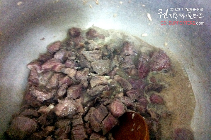 레알 멘탈 甲인 지드래곤 팬들의 조공 스케일.jpg (스압주의,정성주의,위엄주의) | 인스티즈