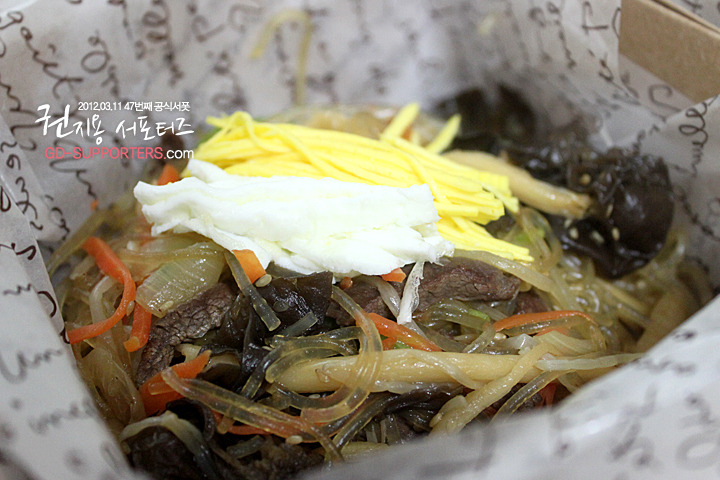 레알 멘탈 甲인 지드래곤 팬들의 조공 스케일.jpg (스압주의,정성주의,위엄주의) | 인스티즈