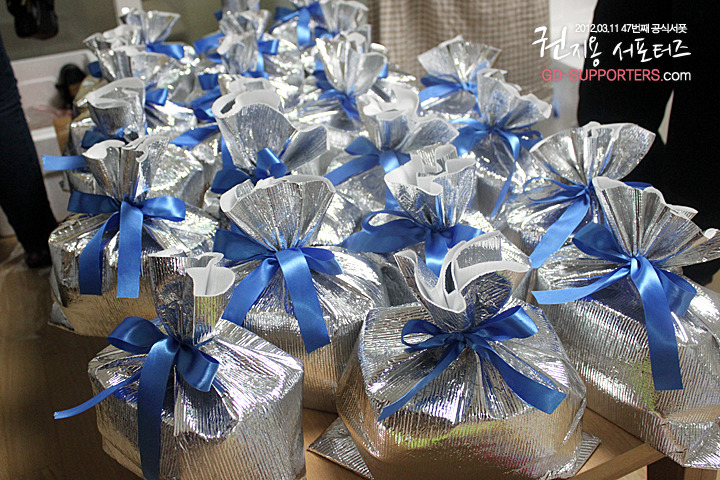 레알 멘탈 甲인 지드래곤 팬들의 조공 스케일.jpg (스압주의,정성주의,위엄주의) | 인스티즈