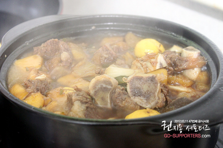 레알 멘탈 甲인 지드래곤 팬들의 조공 스케일.jpg (스압주의,정성주의,위엄주의) | 인스티즈