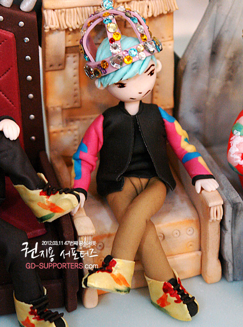 레알 멘탈 甲인 지드래곤 팬들의 조공 스케일.jpg (스압주의,정성주의,위엄주의) | 인스티즈