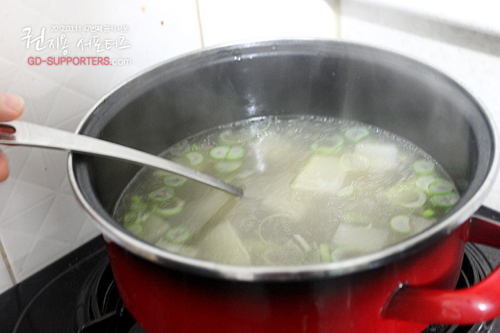 레알 멘탈 甲인 지드래곤 팬들의 조공 스케일.jpg (스압주의,정성주의,위엄주의) | 인스티즈