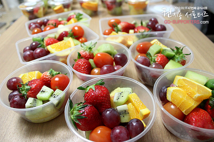 레알 멘탈 甲인 지드래곤 팬들의 조공 스케일.jpg (스압주의,정성주의,위엄주의) | 인스티즈