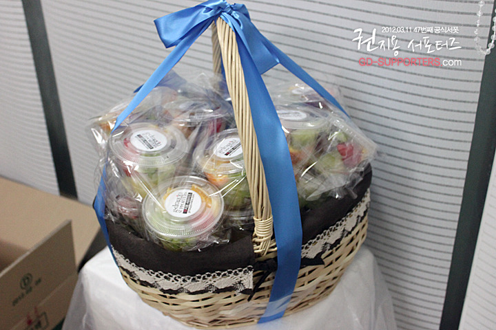 레알 멘탈 甲인 지드래곤 팬들의 조공 스케일.jpg (스압주의,정성주의,위엄주의) | 인스티즈