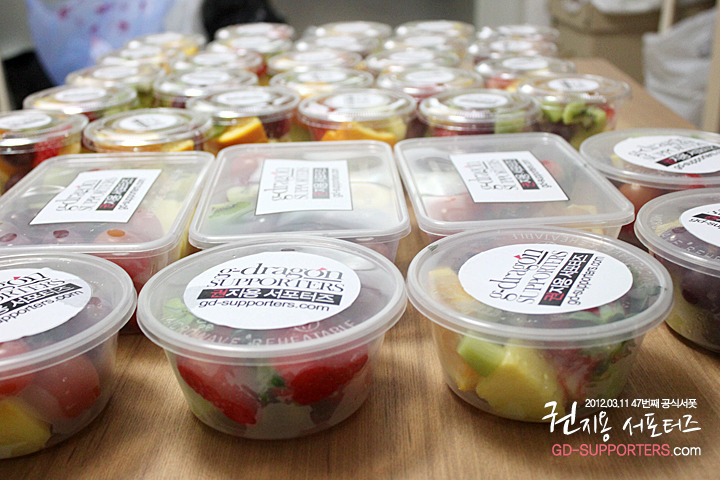 레알 멘탈 甲인 지드래곤 팬들의 조공 스케일.jpg (스압주의,정성주의,위엄주의) | 인스티즈