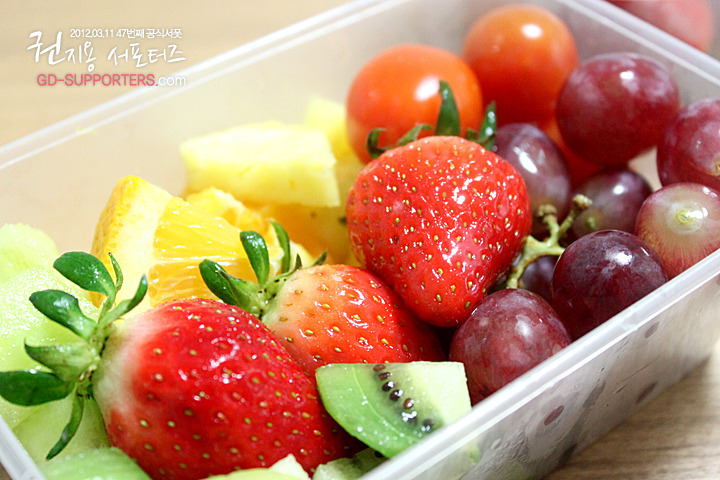 레알 멘탈 甲인 지드래곤 팬들의 조공 스케일.jpg (스압주의,정성주의,위엄주의) | 인스티즈