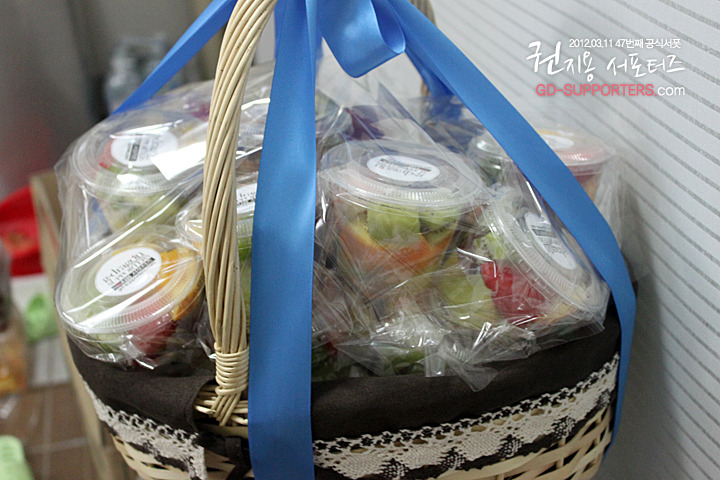 레알 멘탈 甲인 지드래곤 팬들의 조공 스케일.jpg (스압주의,정성주의,위엄주의) | 인스티즈