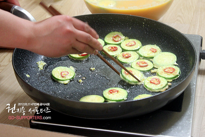 레알 멘탈甲인 지드래곤 팬들의 정성쩌는 조공.jpg | 인스티즈