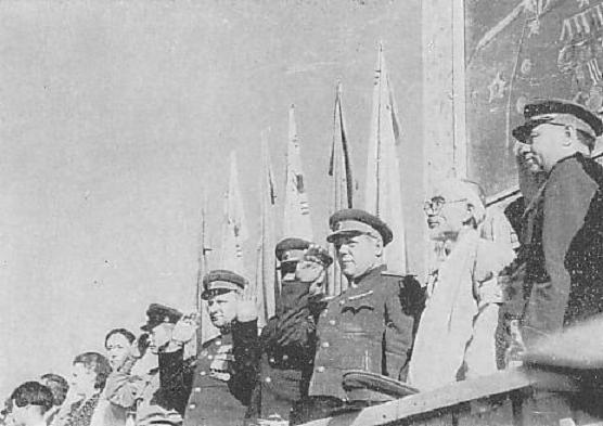 Welcome_Celebration_for_Red_Army_in_Pyongyang2[1][1].jpg