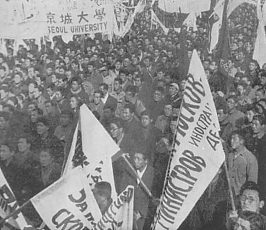 Demonstration_in_support_of_the_US-Soviet_Joint_Commission2[1].jpg