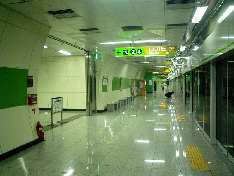 부산의 지하 8.9층 지하철역.jpg | 인스티즈