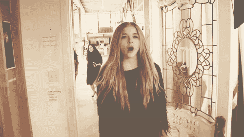 표정이 살아있는 17세 소녀 클로이 모레츠 | 인스티즈