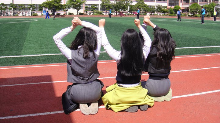여고생들 학교에서 이러고 노네요... - 인스티즈(instiz) 인티영상 (종료) 카테고리
