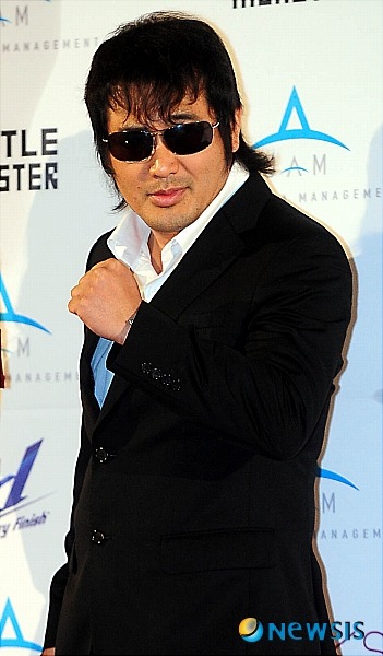 송포유 일진들이 개념 없이 촬영하는데 이분들이 오신다면? | 인스티즈