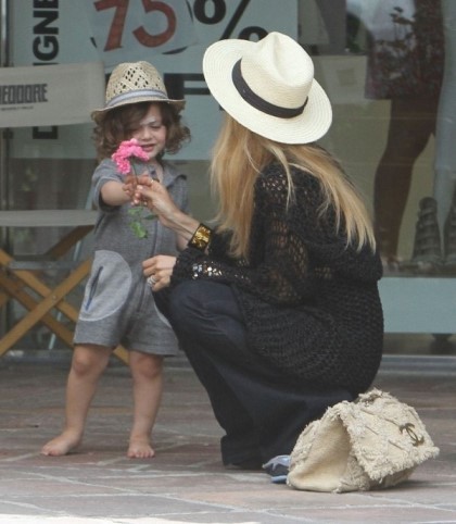 할리우드 유명 인사 레이첼 조의 반저매력 쩌는 아기.jpg | 인스티즈