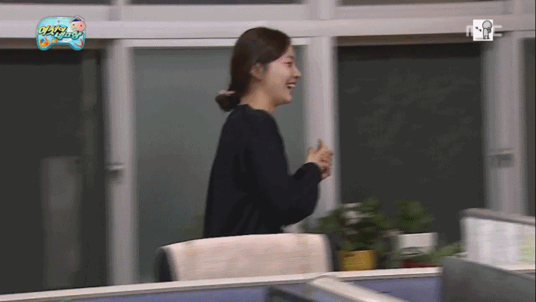 [무한도전] 박명수 모교 군산남초 여성분.gif | 인스티즈