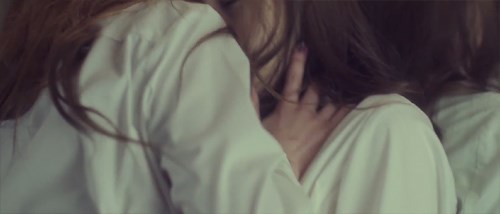 "24禁, 레즈비언 티저"…'포엘', 걸그룹 동성애 암시 | 인스티즈