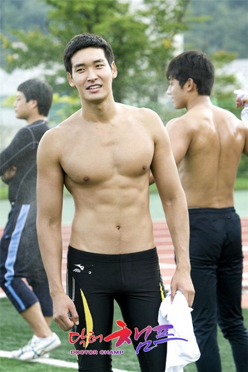 내가 좋아하는 183cm / 75kg 남자몸매.jpg | 인스티즈